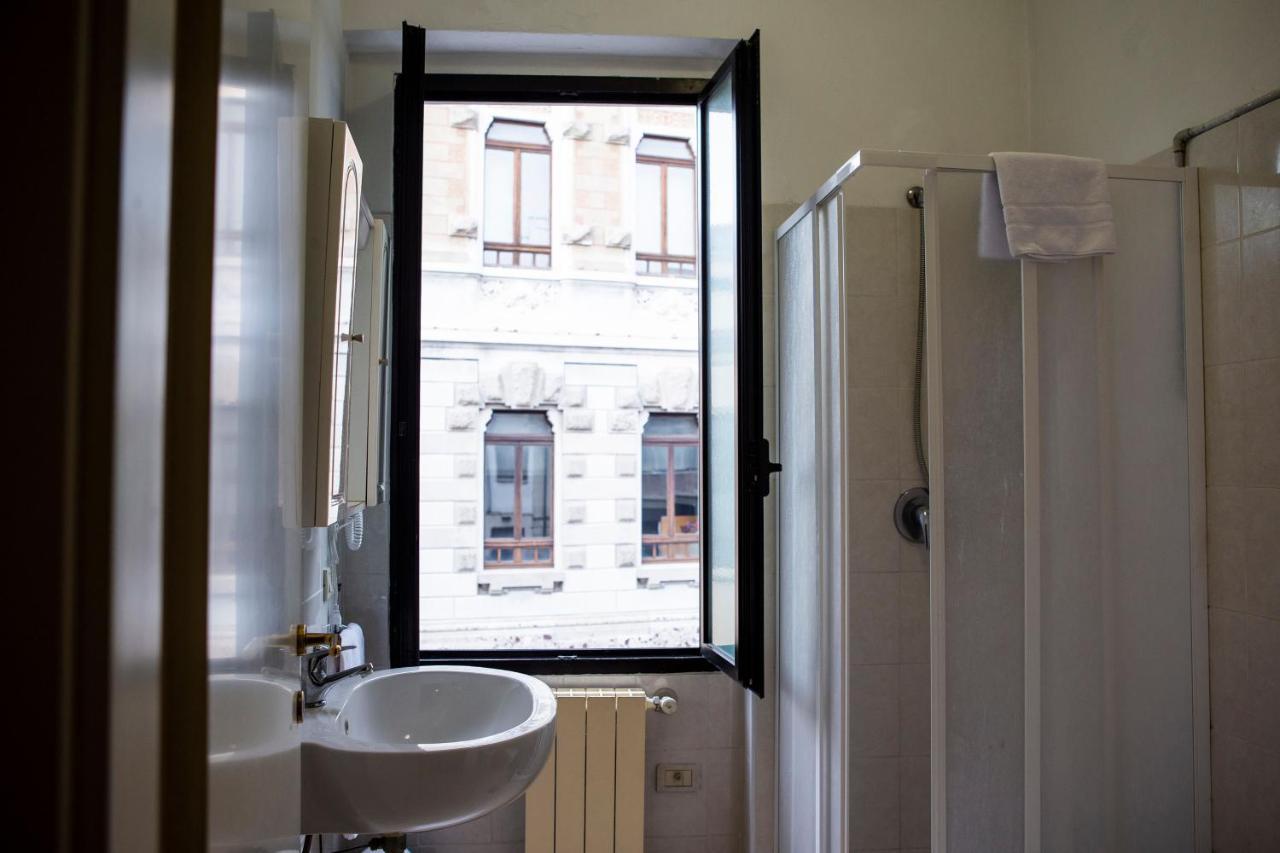 Hotel Astor Piacenza Buitenkant foto