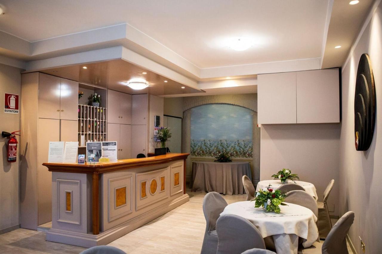 Hotel Astor Piacenza Buitenkant foto